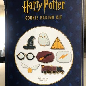 Williams Sonoma Wizarding World Harry Potter Cookie Baking Kit Like NEW  J109